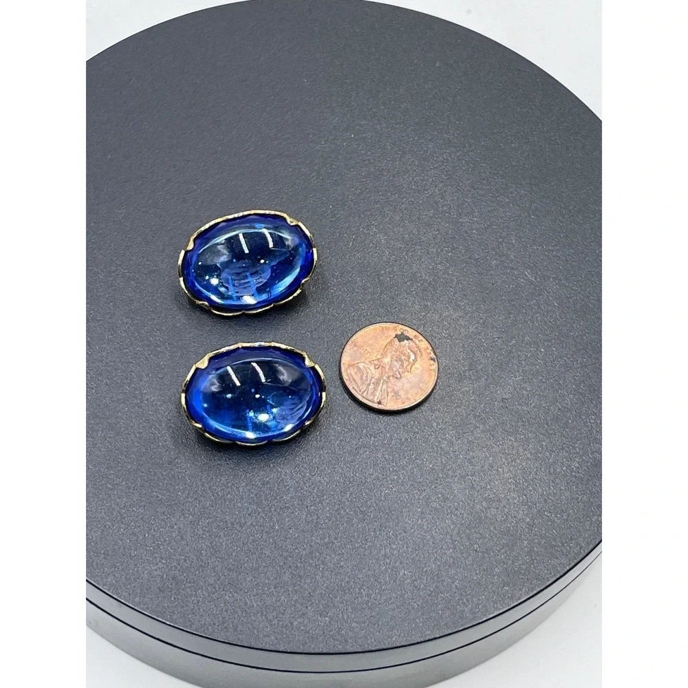 Emmons Vintage Cobalt Blue Oval Cabochon Gold Tone Scallop Clip Earrings